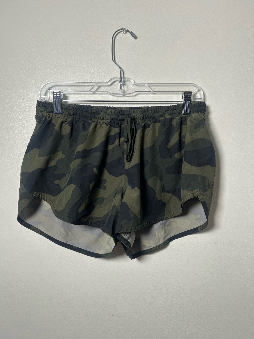 Old Navy Women’s Olive Green Camouflage Athletic Shorts